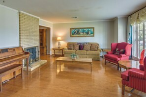 House (4 Bedrooms) | Interior