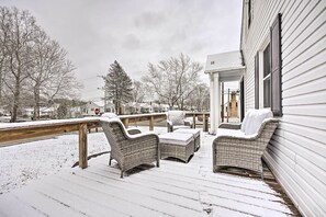 Interior - Modern South Bend Getaway ~ 3 Mi to Downtown (South Bend)