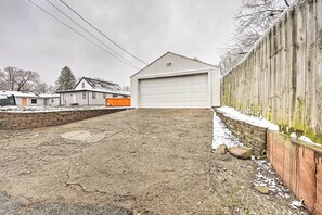 House (3 Bedrooms) | Interior - Modern South Bend Getaway ~ 3 Mi to Downtown (South Bend)