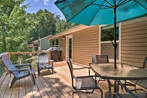 Interior - Smoky Mountains Leicester Home w/ Deck! (Leicester)