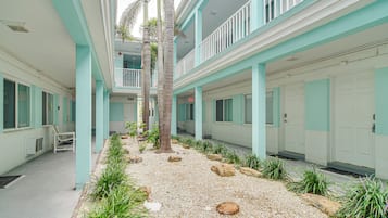 Apartment (0 Bedroom) | Interior