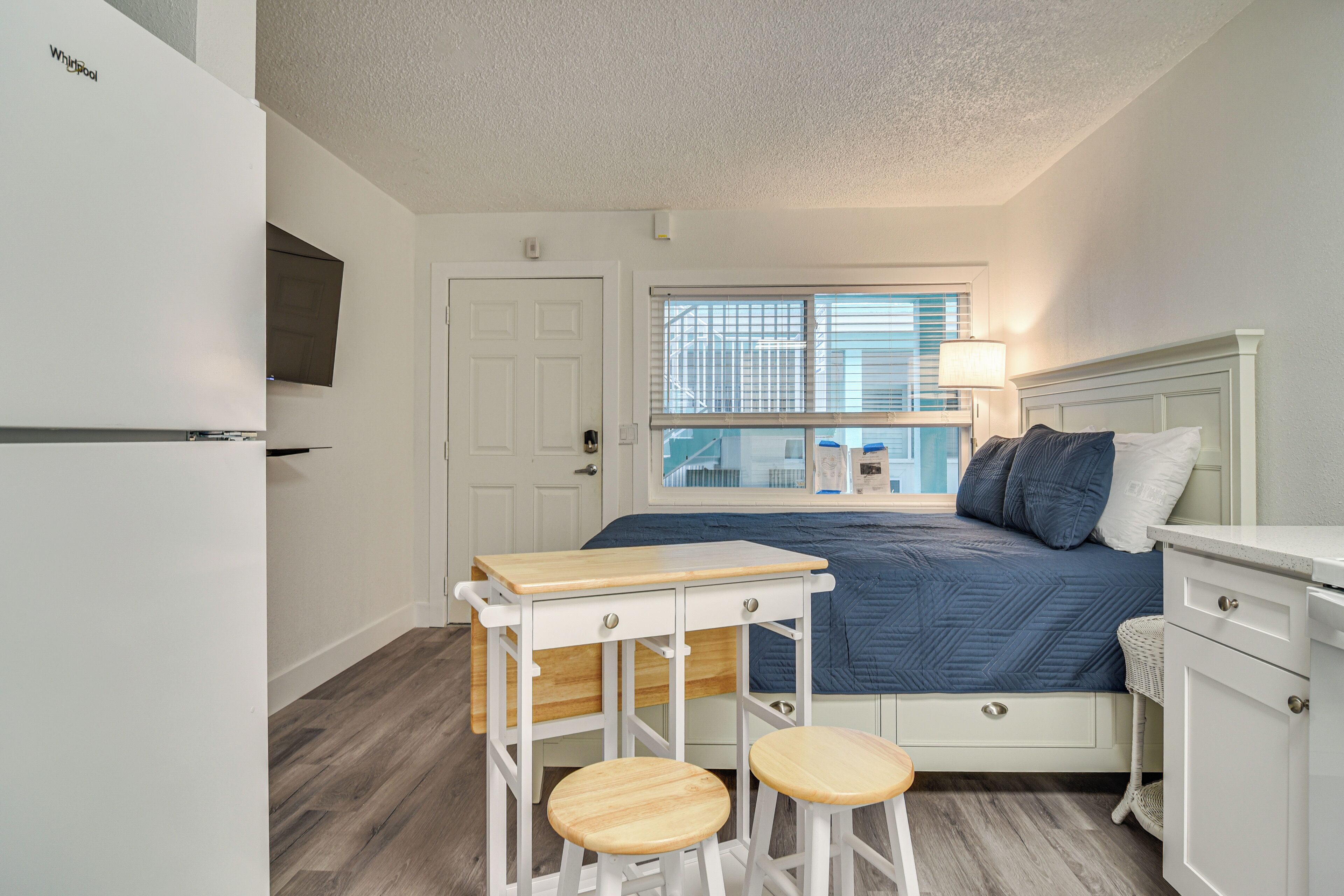 Apartment (0 Bedroom) | Interior