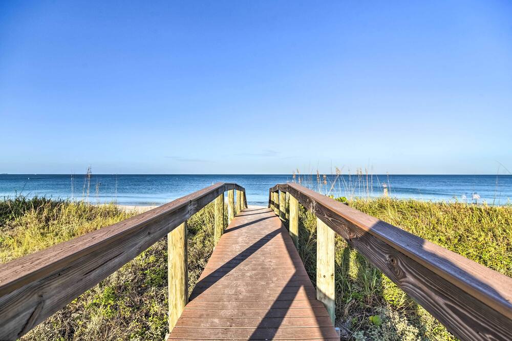 Bright Gulf Coast Escape - 8 Mi to Johns Pass! - Historic Kenwood, FL