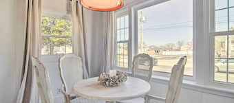 Chincoteague Island Cottage ~ 2 Mi to Beaches