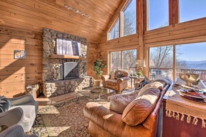 House (4 Bedrooms) | Interior - Panoramic Mtn Views: Luxe Cataloochee Cabin! (Waynesville)