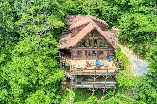 House (4 Bedrooms) | Interior - Panoramic Mtn Views: Luxe Cataloochee Cabin! (Waynesville)