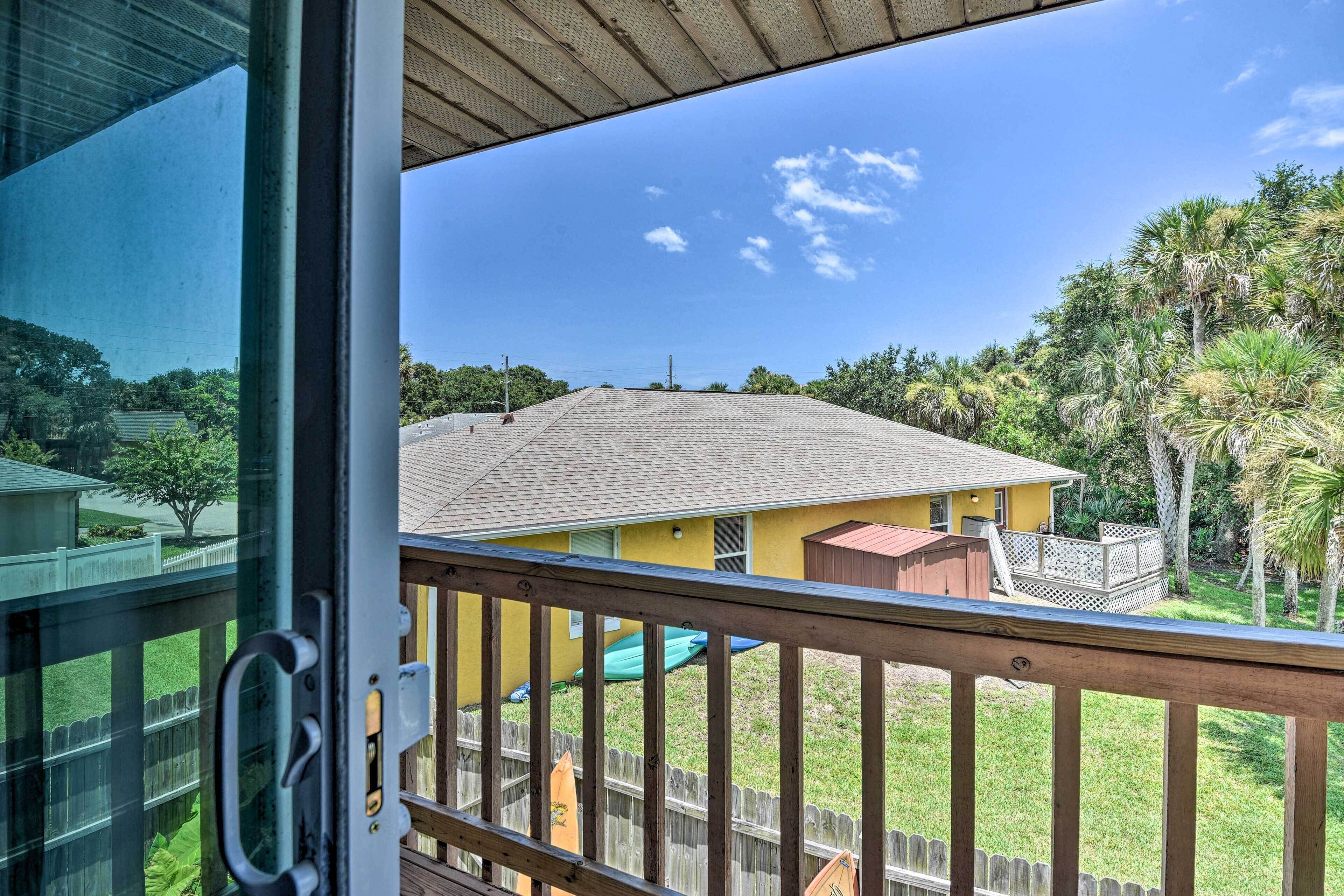 New Smyrna Beach Townhome, Walk to Bay Access!