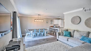 Apartment (3 Bedrooms) | Front of property