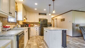 Rumah (4 Bedrooms) | Interior
