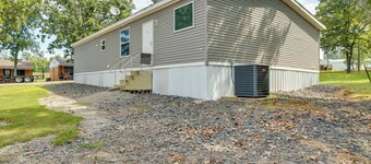 Greers Ferry Lakefront Home w/ Deck & Boat Slips!