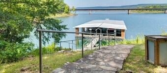 Greers Ferry Lakefront Home w/ Deck & Boat Slips!