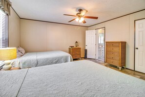 House (4 Bedrooms) | Interior - Greers Ferry Lakefront Home w/ Deck & Boat Slips! (Higden)