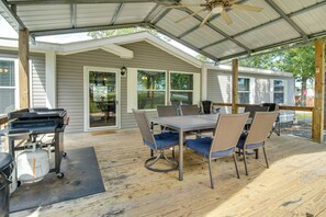 House (4 Bedrooms) | Interior - Greers Ferry Lakefront Home w/ Deck & Boat Slips! (Higden)