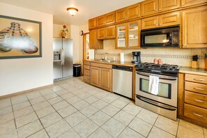 Casa (4 Bedrooms) | Cocina privada | Microondas, horno, parrilla de estufa y lavavajillas