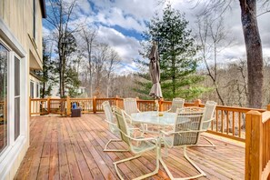 Interior - Louisville Area Home: Deck, Fire Pit, Creek! (Prospect)