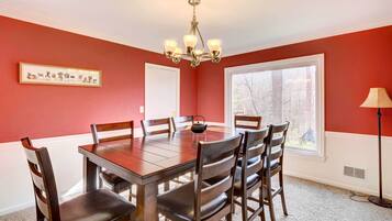 House (4 Bedrooms) | Dining