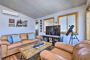 House (3 Bedrooms) | Interior - Stunning Utah Home ~ 30 Mi to Zion Nat'l Park (Hurricane)