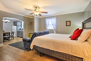 Apartment (0 Bedroom) | Interior