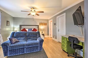 Apartment (0 Bedroom) | Interior - Modern Studio Apartment in Central Williamstown! (Williamstown)