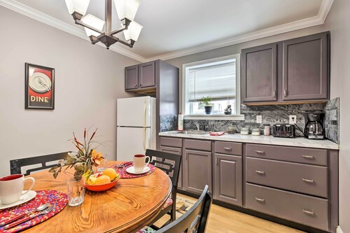 Modern Studio Apartment in Central Williamstown!