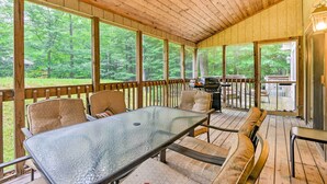 Unclassified image, 3 of 25, button - Walk to Beach: Beautiful Lake Naomi Retreat! (Pocono Pines)