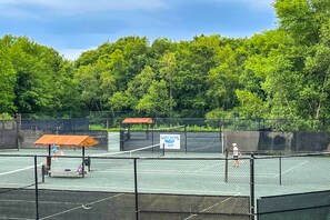 Interior - Walk to Beach: Beautiful Lake Naomi Retreat! (Pocono Pines)