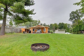 Cottage (2 Bedrooms) | Interior - Homey Lakefront Escape w/ Boat Dock, Fire Pit (Alto)