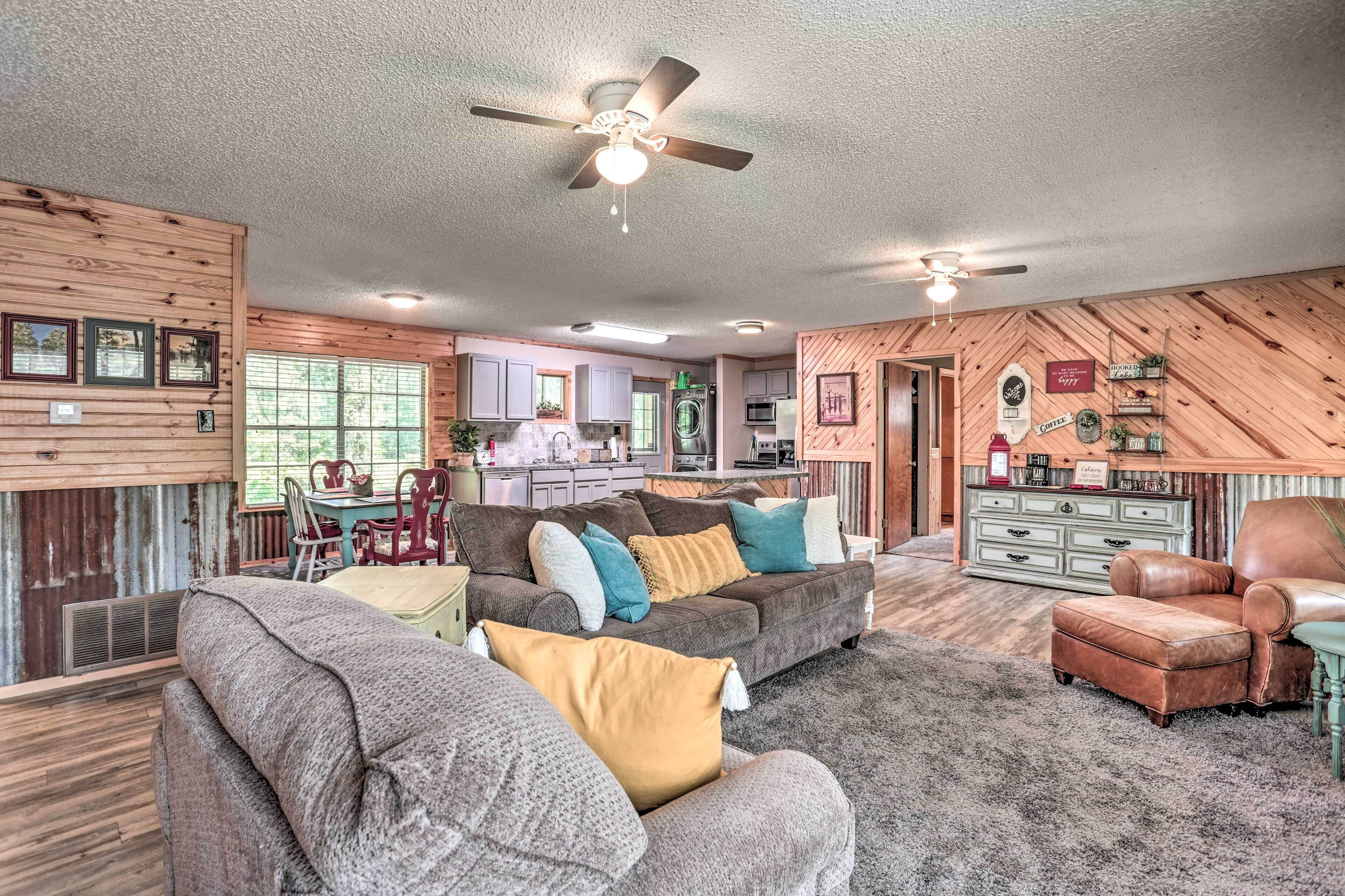 House (3 Bedrooms) | Interior