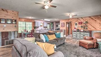 House (3 Bedrooms) | Interior