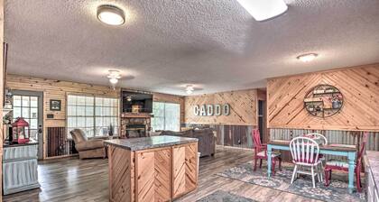 Sues Camp w/ Caddo Lake Access & Dock!