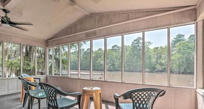 Sues Camp w/ Caddo Lake Access & Dock!