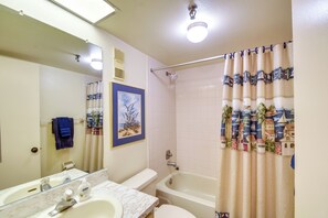 Apartment (2 Bedrooms) | Interior - Coastal Condo w/ Balcony: Walk to Madeira Beach! (Madeira Beach)