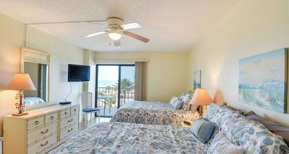 Coastal Condo w/ Balcony: Walk to Madeira Beach!