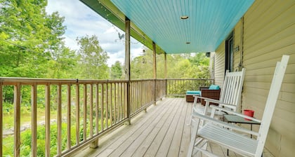 Londonderry Retreat ~ 3 Mi to Lowell Lake!