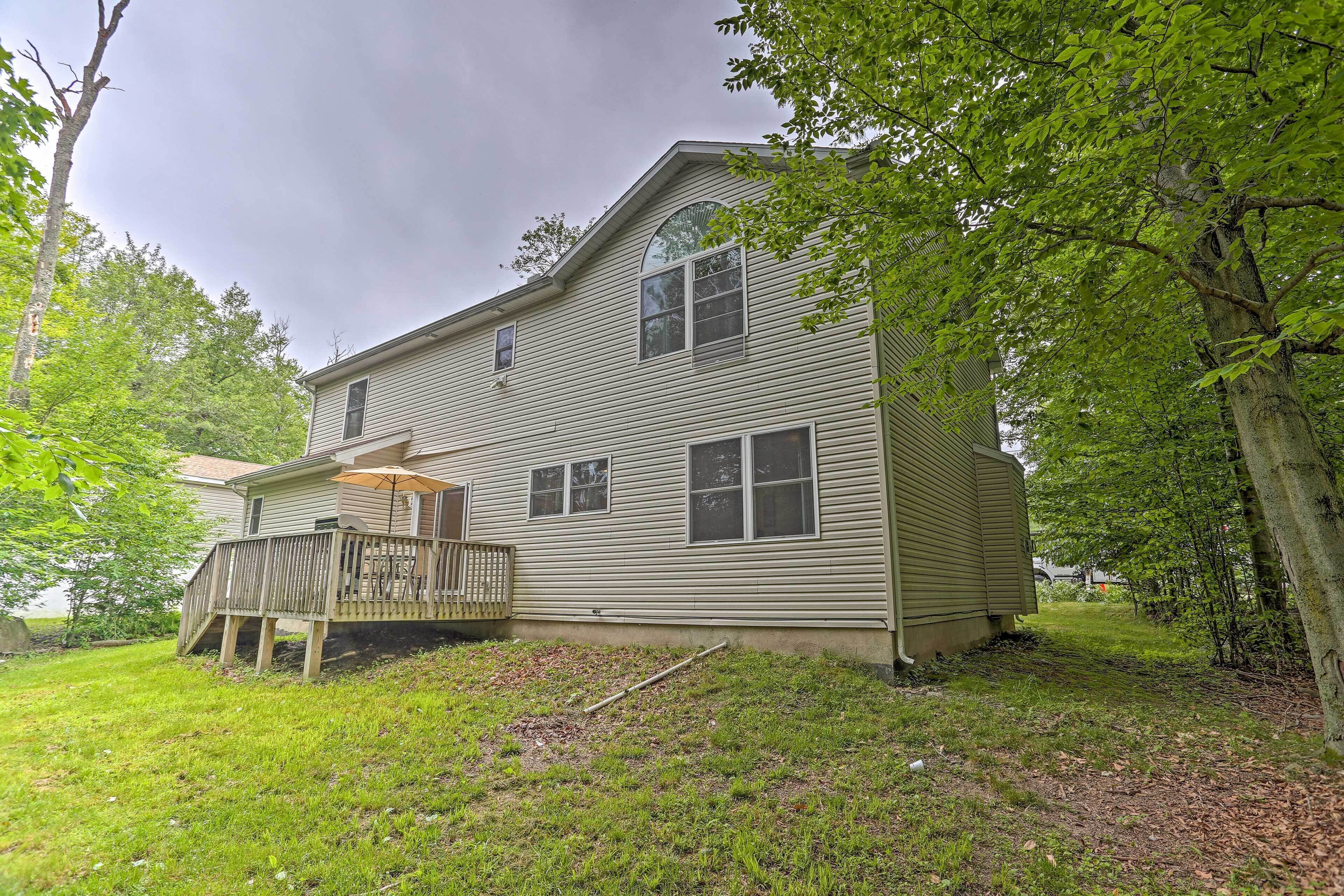 Serene Tobyhanna Escape, Walk to Dresser Lake