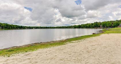 Serene Pocono Escape: 4 Mi to Tobyhanna State Park