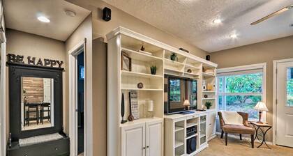 Cute & Cozy PDX Area Townhouse: 31 Mi to Mt. Hood!