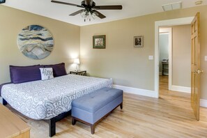 Interior - Downtown Brevard Home: Walk to Bars & Breweries! (Brevard)