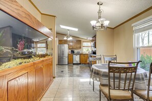 Interior - Sevierville Home: Lookout Deck, 10 Mi to Dollywood (Sevierville)