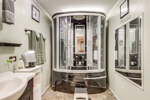 Interior - Sevierville Home: Lookout Deck, 10 Mi to Dollywood (Sevierville)