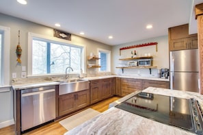 House (3 Bedrooms) | Interior