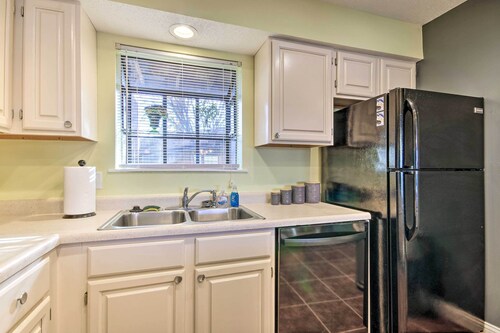 Lakefront Ozarks Condo By Golf & Restaurants!