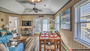 Cottage (2 Bedrooms) | Interior
