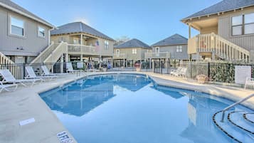 Cottage (2 Bedrooms) | Front of property