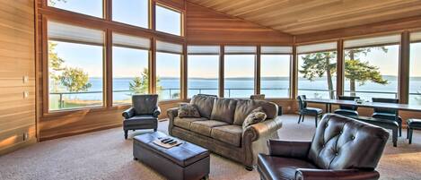 House (3 Bedrooms) | Front of property