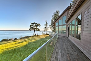 Interior - Marrowstone Island Home: 20 Mins to Port Townsend! (Nordland)
