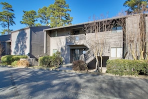 Apartment (2 Bedrooms) | Interior - Lake-view Balcony, Resort Perks: Hot Springs Condo (Hot Springs)