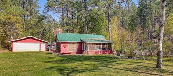 Historic Keystone Cabin Near Mount Rushmore!