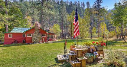 Historic Keystone Cabin Near Mount Rushmore!