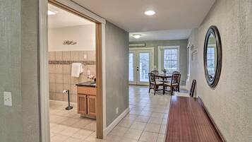 Apartment (0 Bedroom) | Interior